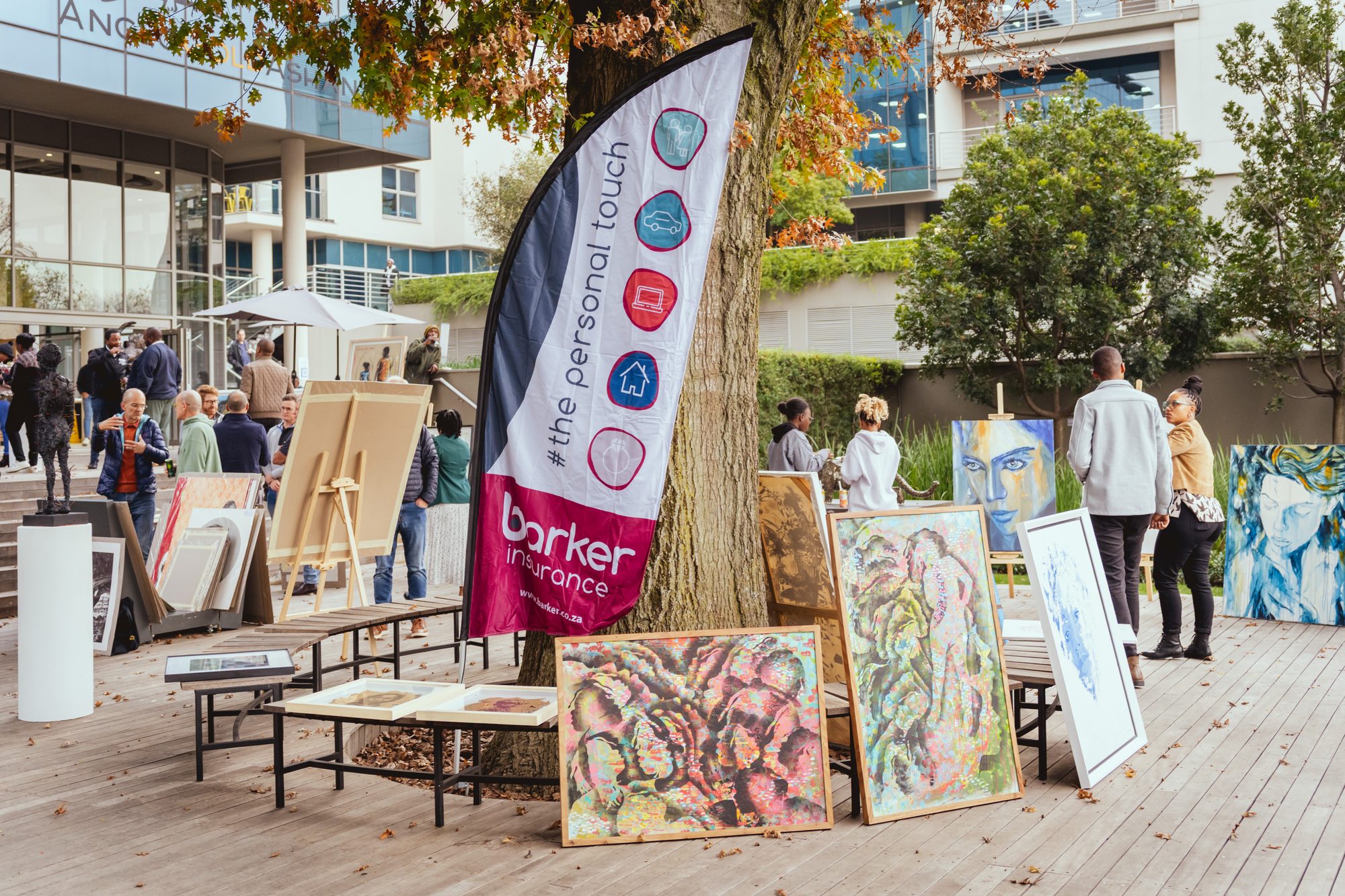 The oak-tree courtyard during the Barrow art event