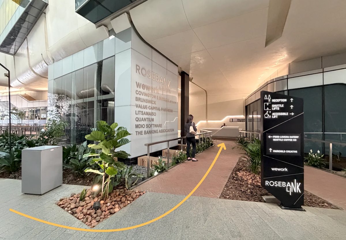 Rosebank Link signage pointing to Reception, shuttle lifts and the accessible lift